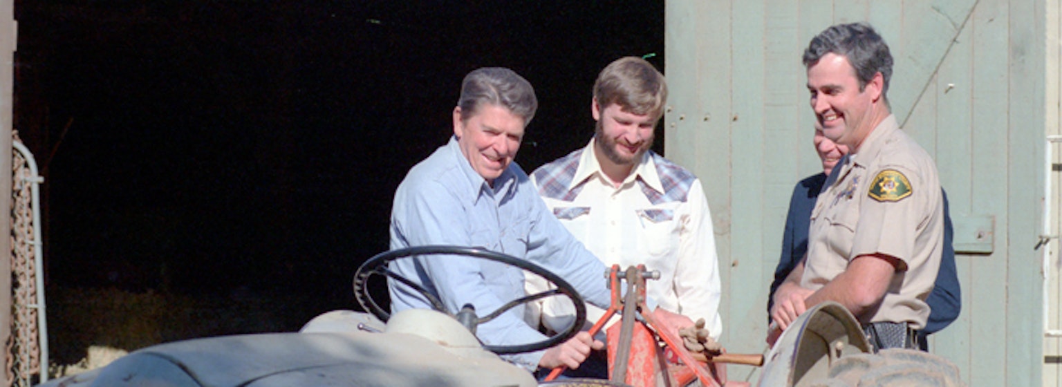 President Reagan's White House Diaries - 11-19-1984 Ronald Reagan's white house diaries for the day of 11-19-1984
