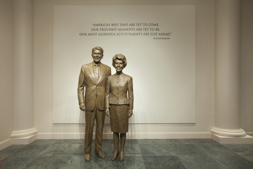 Ronald and Nancy Reagan statues Ronald and Nancy Reagan statues