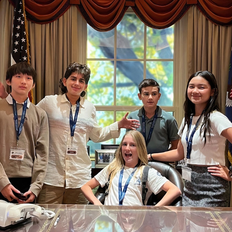 Students in Reagan Library Oval Office Students in Reagan Library Oval Office