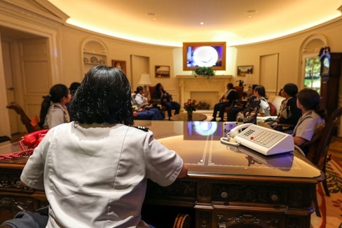 Students in the oval office