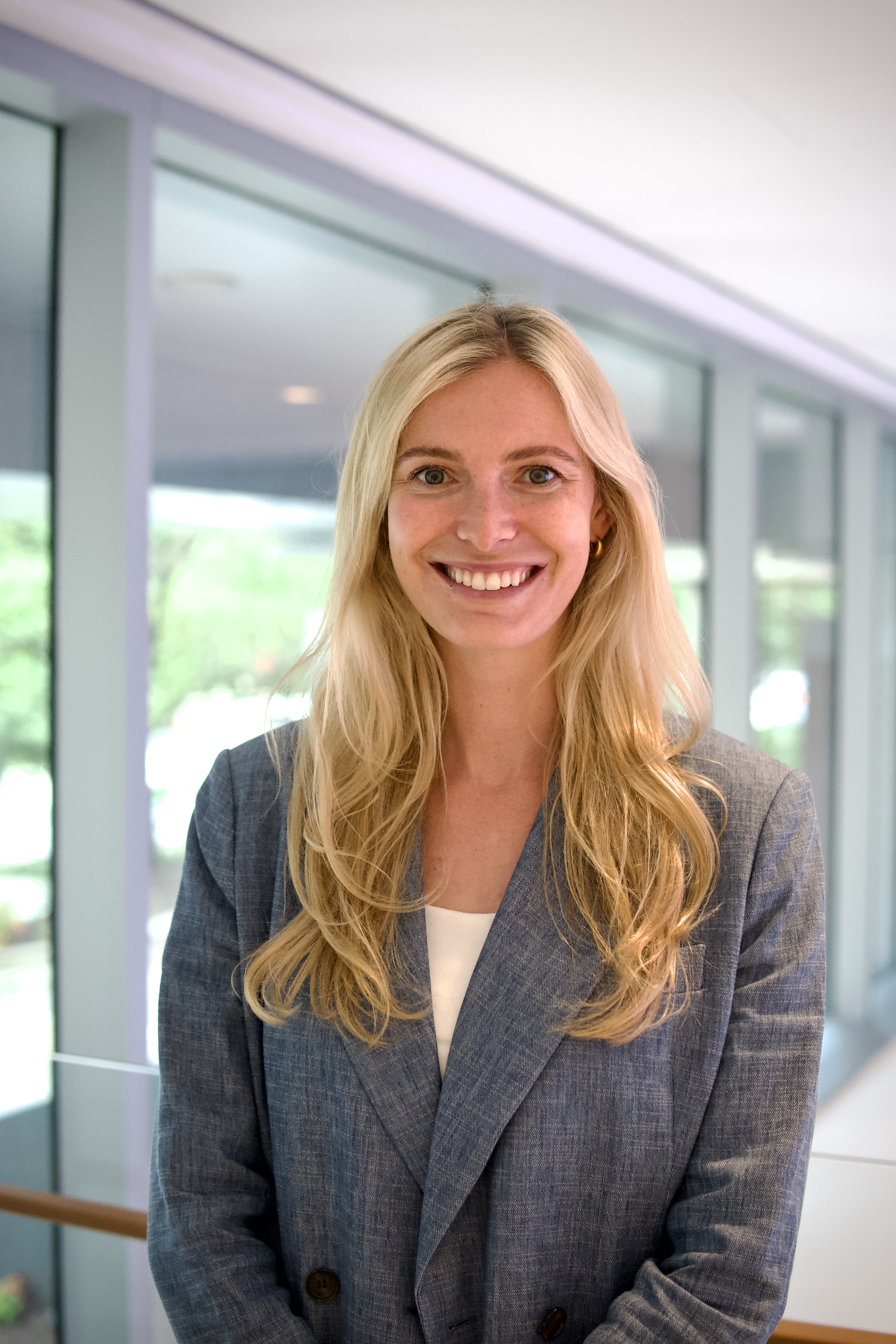 Dr. Elizabeth Rees Headshot